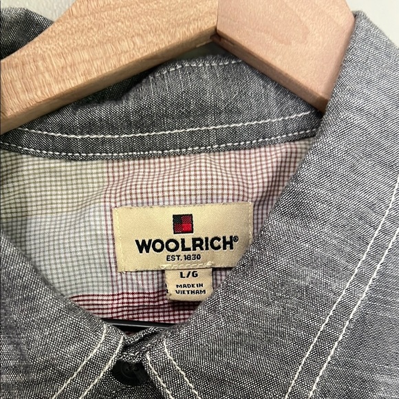 Woolrich Gray Casual Button Down Shirt with Collared Neckline Mens Large - Picture 2 of 7